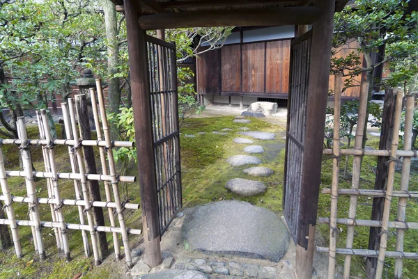 Entrée du jardin zen — Photo