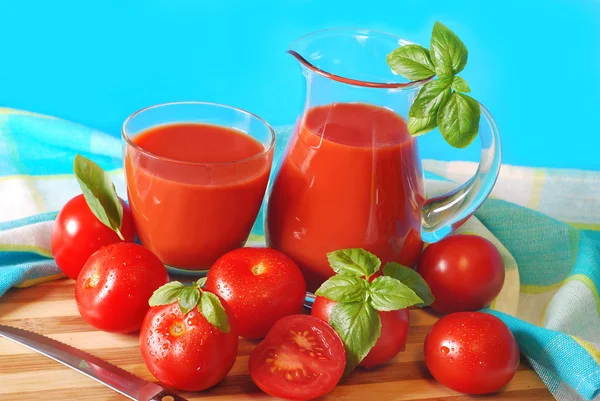 Świeży sok pomidorowy — Zdjęcie stockowe