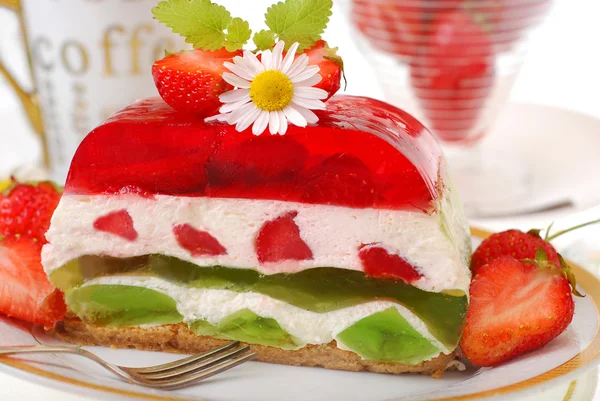 Strawberry and kiwi jelly cake — Stock Photo, Image