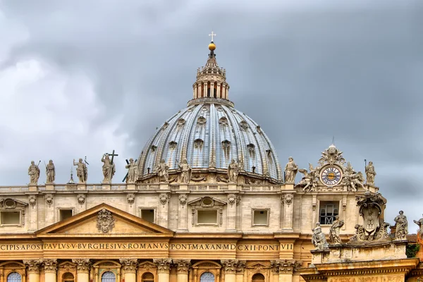 Basilica di San Pietro — kuvapankkivalokuva