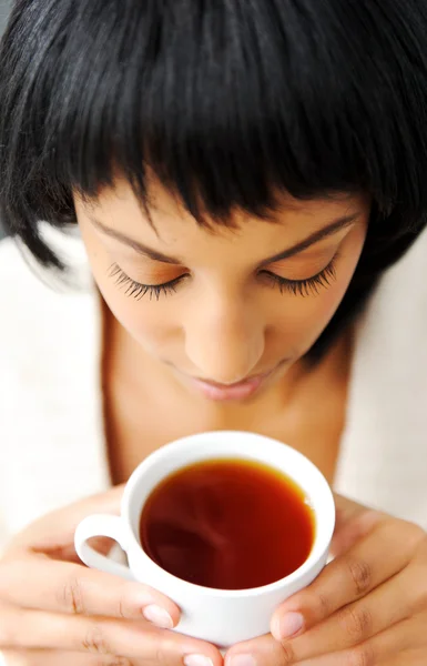 喝茶的女人 — 图库照片