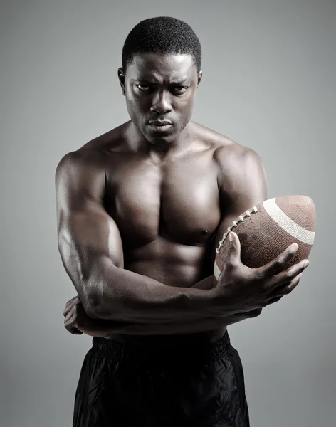 Jogador de futebol americano muscular — Fotografia de Stock