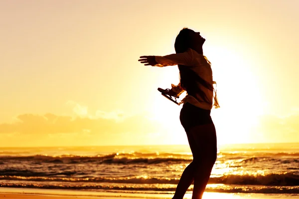 Silhouette woman beach — Stock Photo, Image