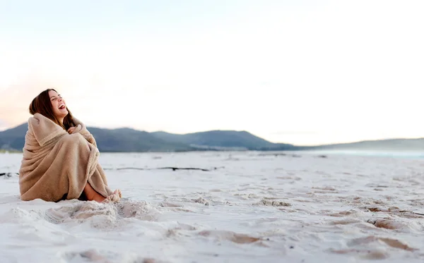 Beach blanket kvinna — Stockfoto