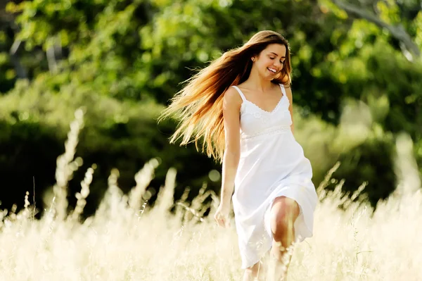 Saltar belleza al aire libre —  Fotos de Stock