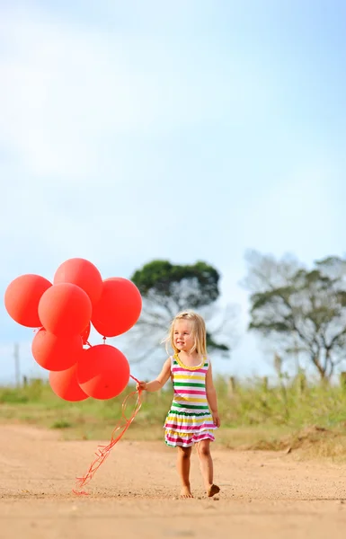Happy girl in summer — Stock Photo, Image