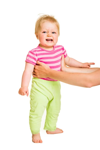 Säugling lernt, wie man steht — Stockfoto