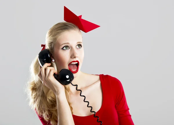 Módní ženu s telefonem — Stock fotografie