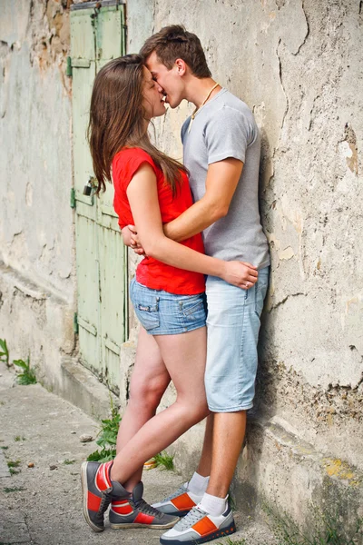 Lively young couple — Stock Photo, Image