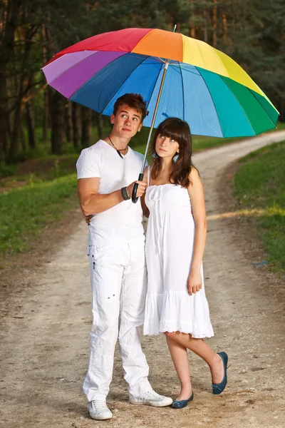 Para w letni deszcz — Zdjęcie stockowe