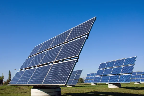 Panele energii słonecznej — Zdjęcie stockowe