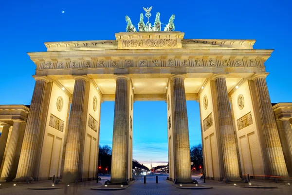 El Brandenburger Tor al atardecer —  Fotos de Stock