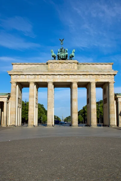 Berlin'deki ünlü brandenburger tor — Stok fotoğraf
