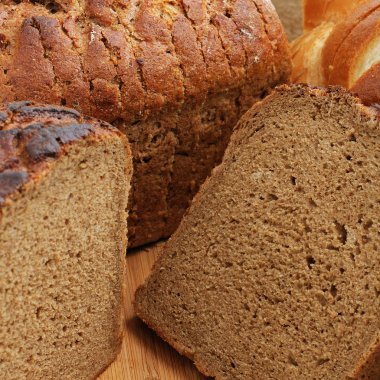 breadboard üzerinde ekmek kesme