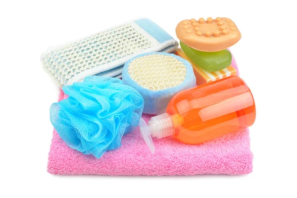 Handtuch, Seife, Shampoo und Schwamm — Stockfoto