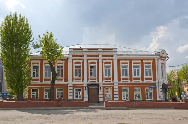 A fachada de um edifício histórico — Fotografia de Stock