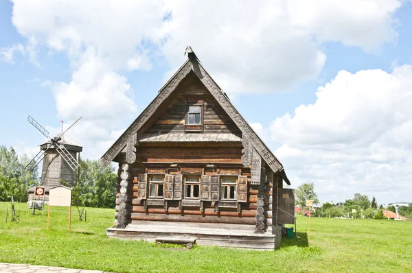 러시아 스타일의 목조 주택 — 스톡 사진