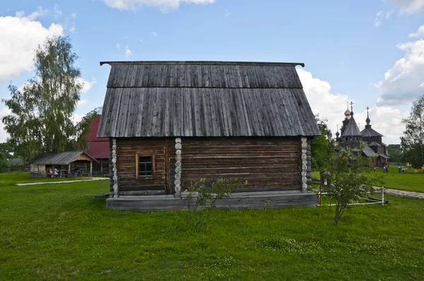 Rus tarzı ahşap evi — Stok fotoğraf