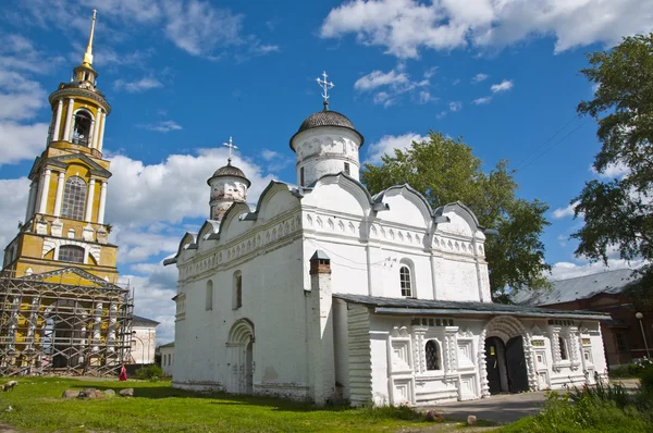 Iglesias y monasterios en Suzdal — Foto de Stock