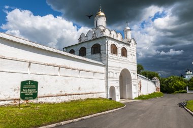 Kiliseler ve Manastırlar içinde suzdal