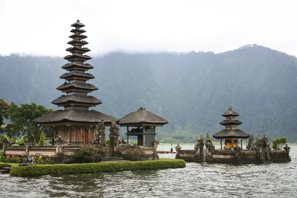 Templo volcán Carter lago Bali — Foto de Stock