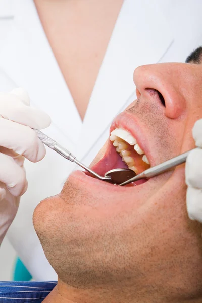 Een bezoek aan de tandarts — Stockfoto