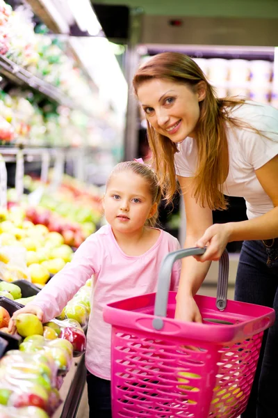 Matka a dcera nakupování — Stock fotografie