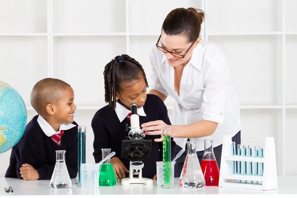 Elementary science class — Stock Photo, Image