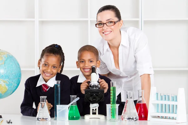 Elementary science class — Stock Photo, Image