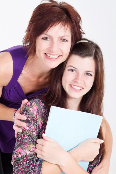 Gelukkig middelbare leeftijd moeder en dochter — Stockfoto