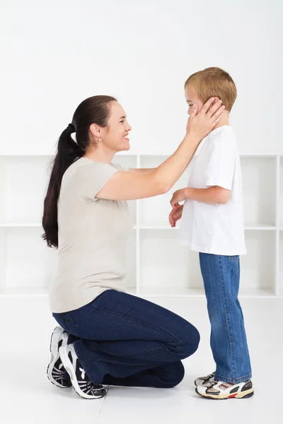 Mother comforting son — Stock Photo, Image