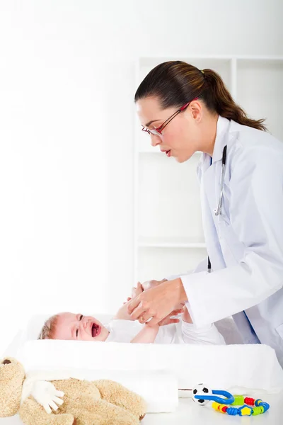 Pediatrische checkup — Stockfoto