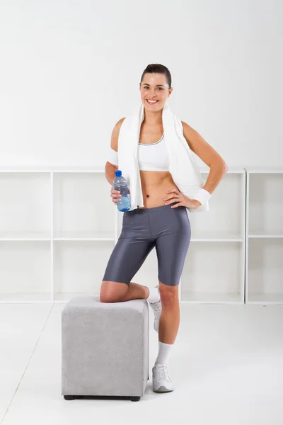 Fitness woman in gym — Stock Photo, Image