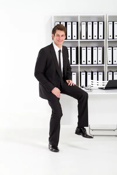 Office-boldog fiatal üzletember — Stock Fotó