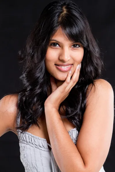 Schöne junge indische Frau Porträt — Stockfoto