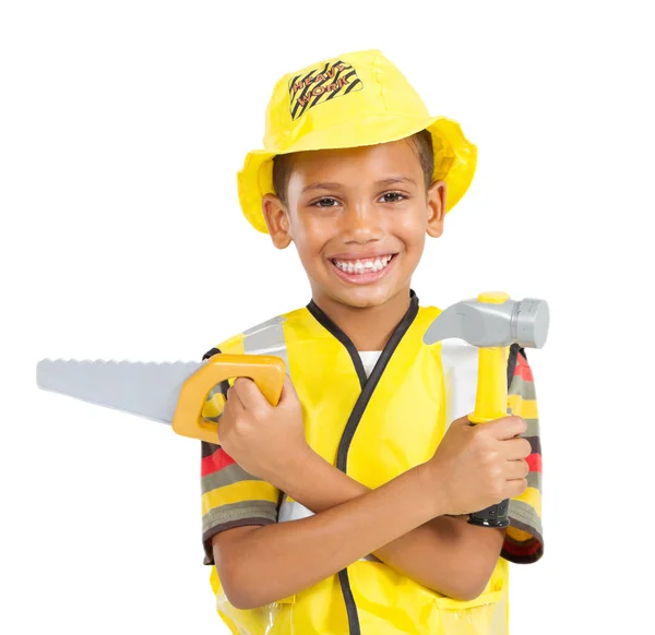Счастливый маленький мальчик в форме строителя — стоковое фото