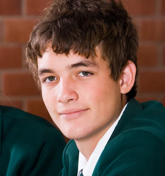 Middelbare school jongen portret — Stockfoto