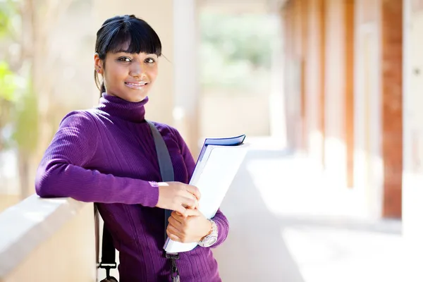 Mujer india estudiante universitaria — Foto de Stock