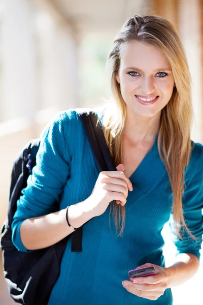 Söt blond kvinnlig högskolestudent — Stockfoto