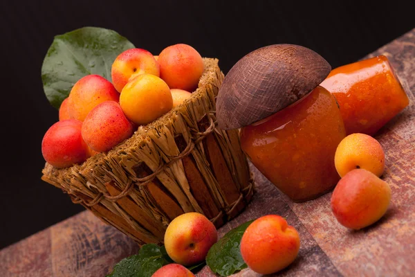 Hemgjord sylt från aprikoser — Stockfoto