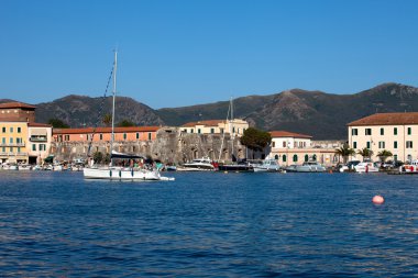 portoferraio, yelkenli