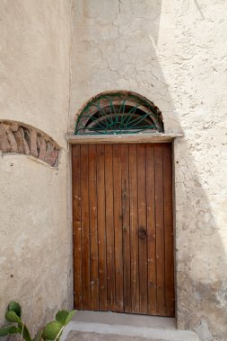 eski kapı, capraia Adası, İtalya