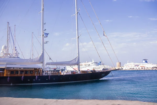 Yacht in porto — Foto Stock