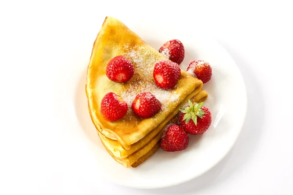 Pfannkuchen mit Erdbeeren — Stockfoto