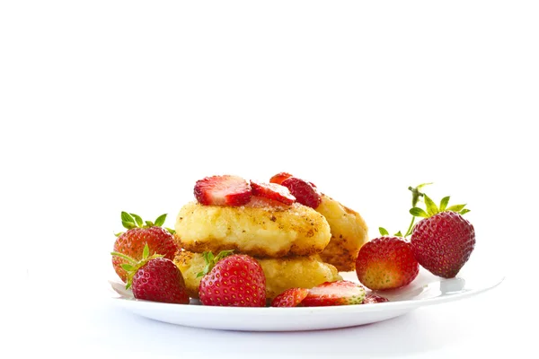 Cheesecakes med jordgubbar — Stockfoto