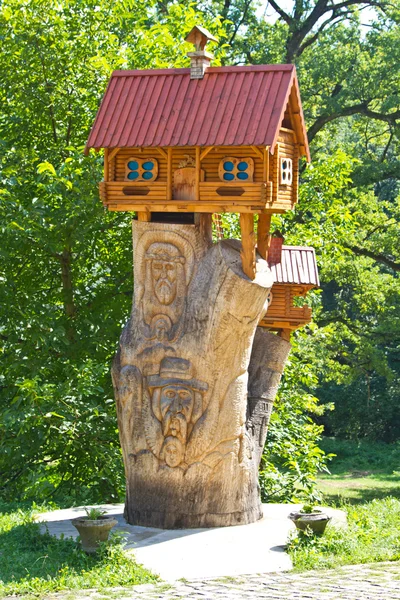 Невеликий дерев'яний будинок — стокове фото