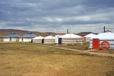 gobi Çölü'nde beyaz Moğol yurts