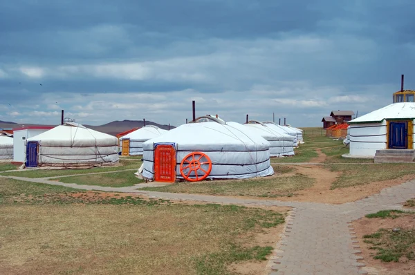White Mongolian yurts in the Gobi Desert — Stock Photo, Image