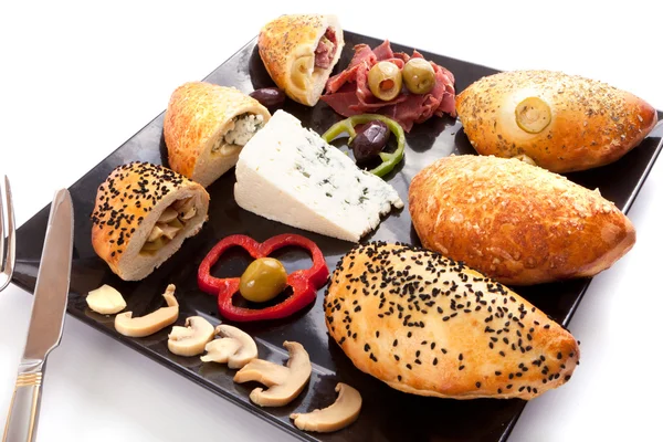 Brood gevulde paddestoel, blauwe kaas en pastram — Stockfoto