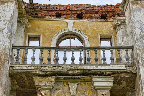 The abandoned mansion — Stock Photo, Image